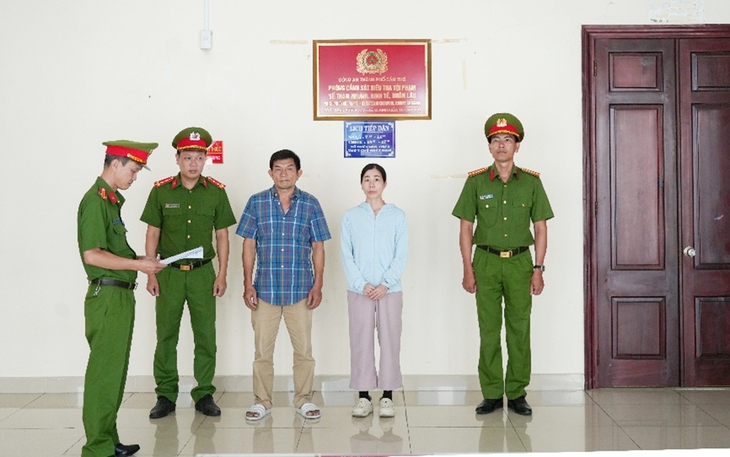 nước hoa giả - Ảnh 1.