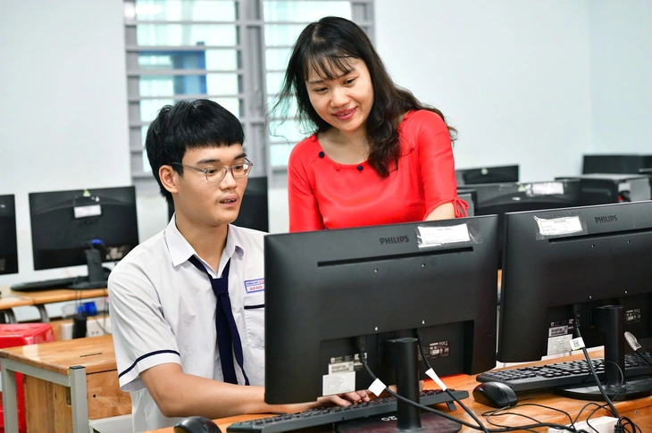 Quí Đức và điểm tuyệt đối học sinh giỏi tin học - Ảnh 4.