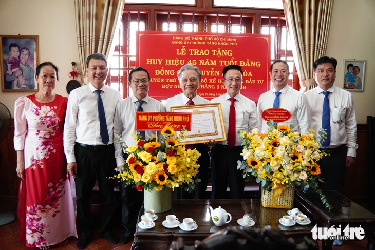 huy hiệu  - Ảnh 3.