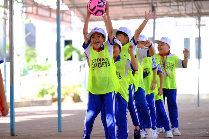 Hà Nội cấm dạy thêm, học trước chương trình trong hè - Ảnh 1.
