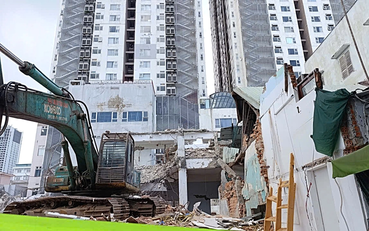 Sập nhà khi thi công: 3 căn liền kề ở mặt đường hư hỏng nặng - Ảnh 3.