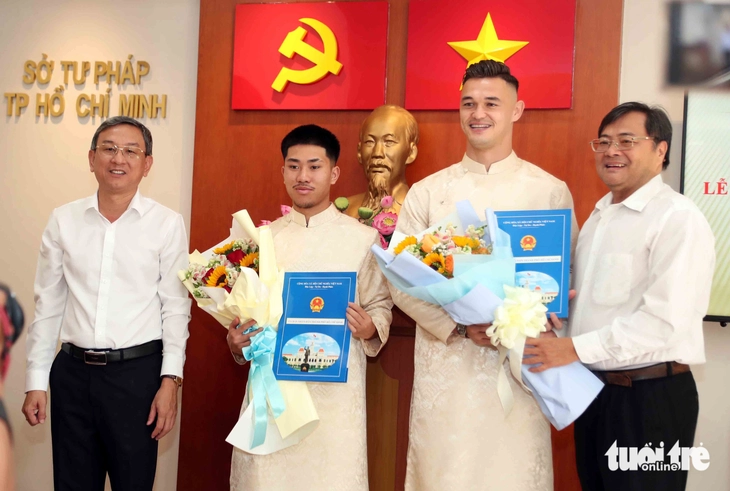 Khoa Ngô và Lê Giang Patrik háo hức lên tuyển Việt Nam - Ảnh 1.