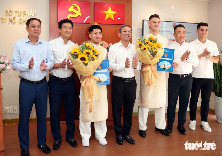 Khoa Ngô và Lê Giang Patrik háo hức lên tuyển Việt Nam - Ảnh 2.