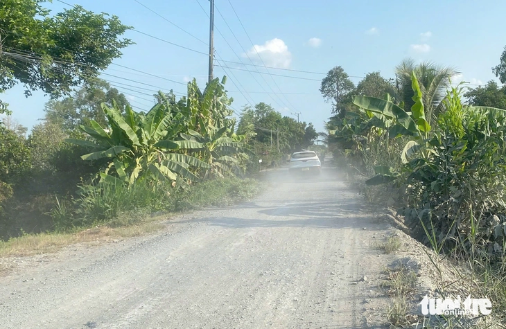 8km đường nông thôn thi công hơn một năm chỉ được 24% tiến độ - Ảnh 2.