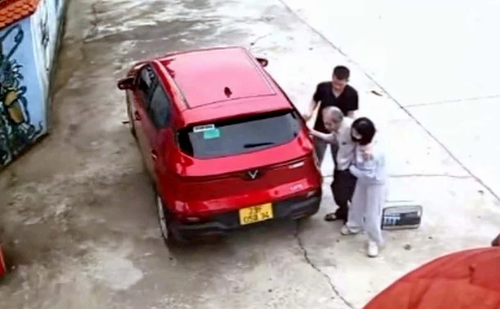 Người con bỏ cha lại chùa đáng thương hay đáng trách? - Ảnh 2.