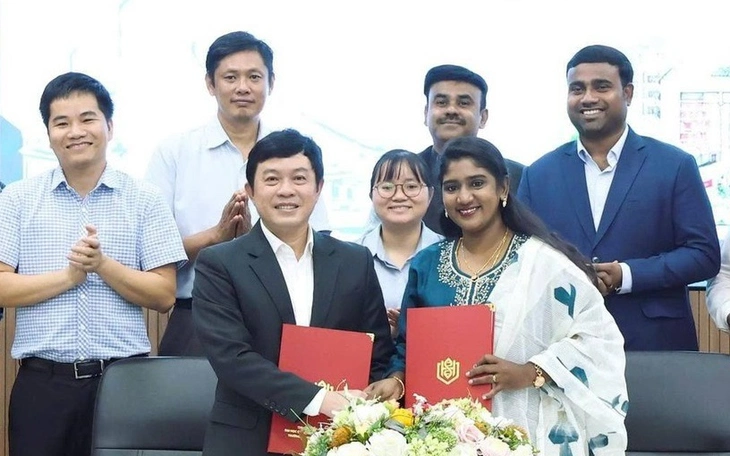 2 trường đầu tiên của Đại học Quốc gia TP.HCM nhận đăng ký xét tuyển - Ảnh 2.