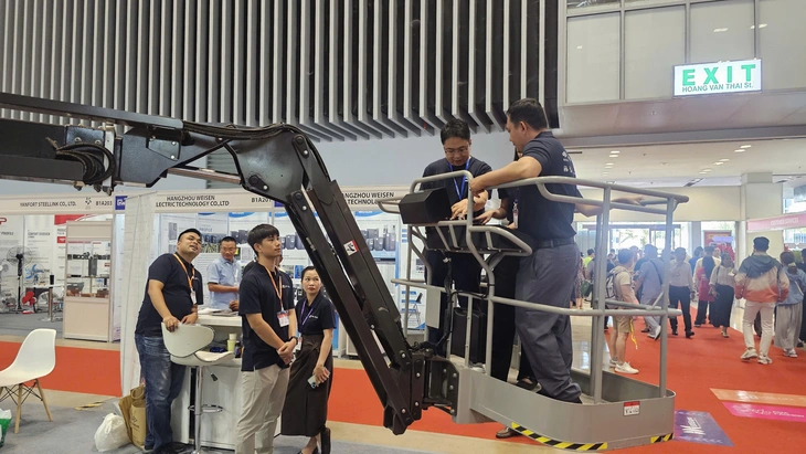 Robot, công nghệ Trung Quốc đổ bộ tìm nhà thu mua tại Việt Nam - Ảnh 2.
