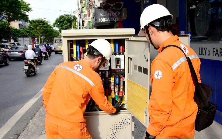 EVN giảm lỗ mạnh trong năm 2025, khoản lỗ chỉ còn 5.611 tỉ đồng - Ảnh 2.