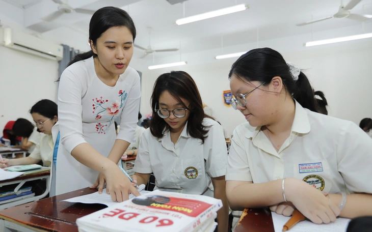 Khác biệt chọn môn thi tốt nghiệp THPT của học sinh TP.HCM trước và sau sáp nhập - Ảnh 4.