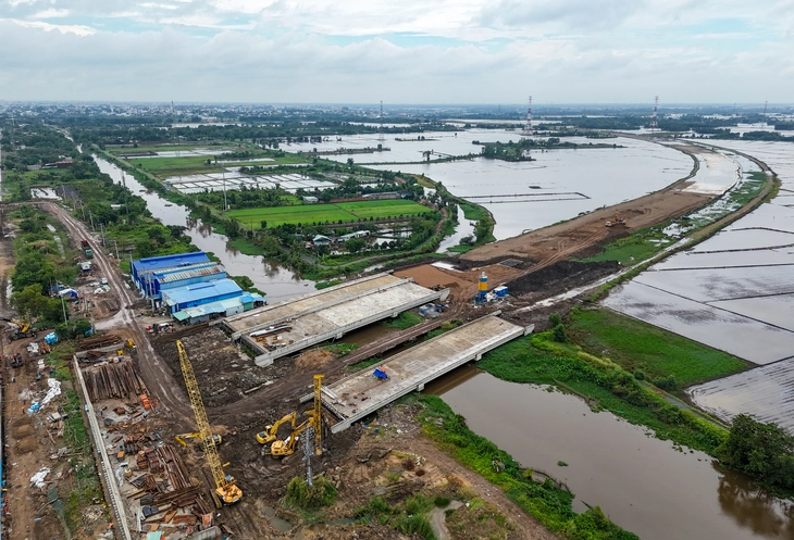 cao tốc TP.HCM - Mộc Bài - Ảnh 1.
