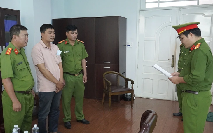 Bắt 7 người quản lý, điều hành di tích Tam Thanh tham ô hàng trăm triệu đồng - Ảnh 4.