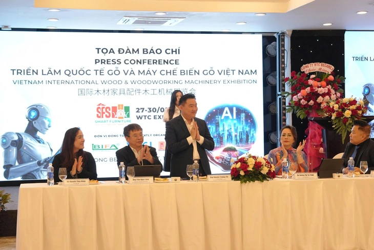 Đồ gỗ xuất khẩu của Việt Nam 'bùng nổ' ở thị trường Trung Quốc - Ảnh 2.