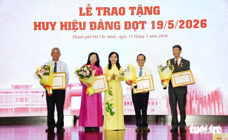 huy hiệu Đảng - Ảnh 2.