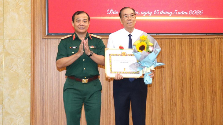 huy hiệu Đảng - Ảnh 9.