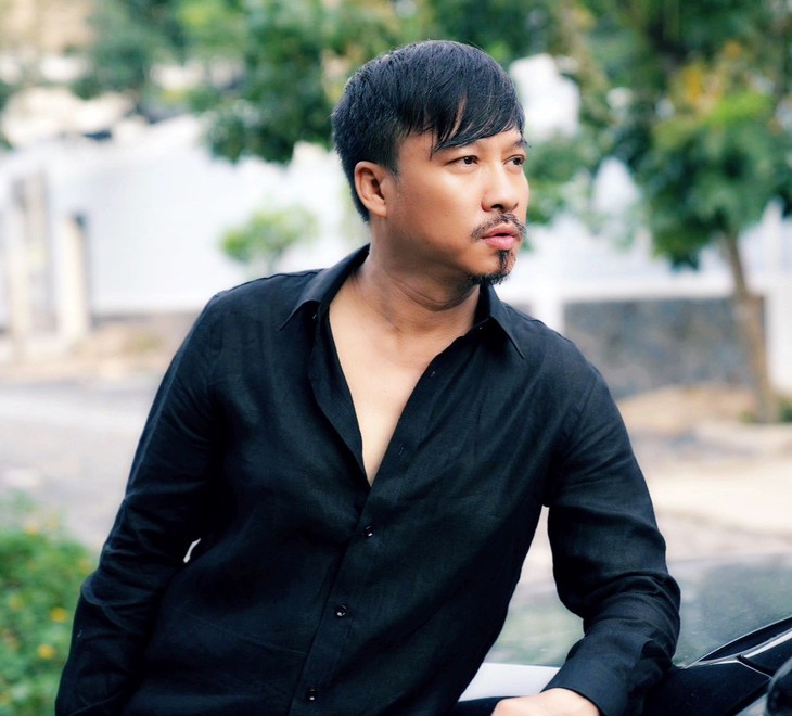 Quang Lập bolero trước khi bị khởi tố: Vướng nhiều lùm xùm bản quyền, 'chiếm nhà' người khác - Ảnh 2.