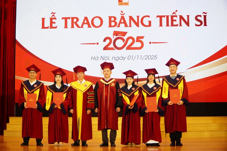 tiến sĩ - Ảnh 1.