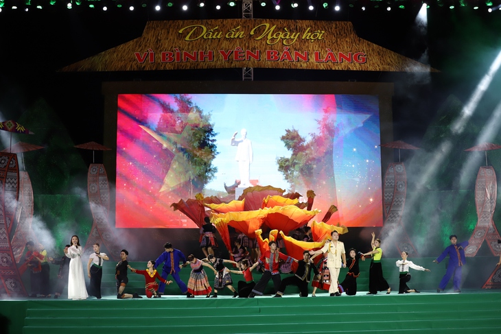 bản làng - Ảnh 6.