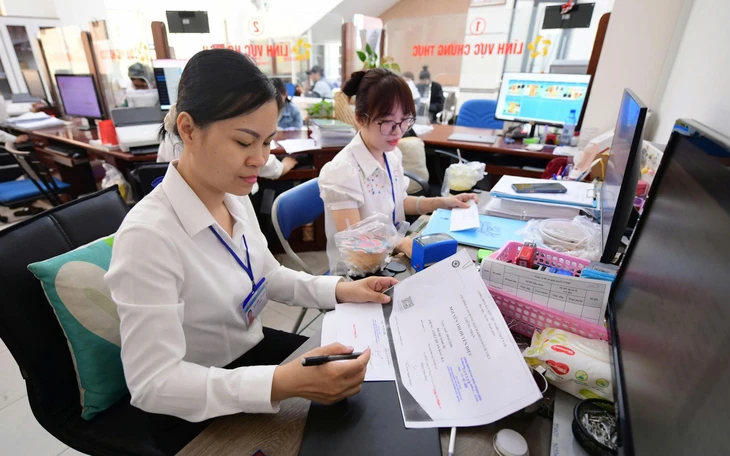 Bảng lương viên chức khi tăng lương cơ sở lên 2,53 triệu đồng từ 1-7 - Ảnh 8.