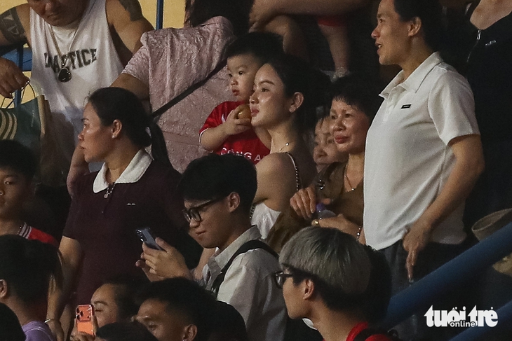 CLB Công An Hà Nội ăn mừng cuồng nhiệt chức vô địch V-League sớm - Ảnh 7.