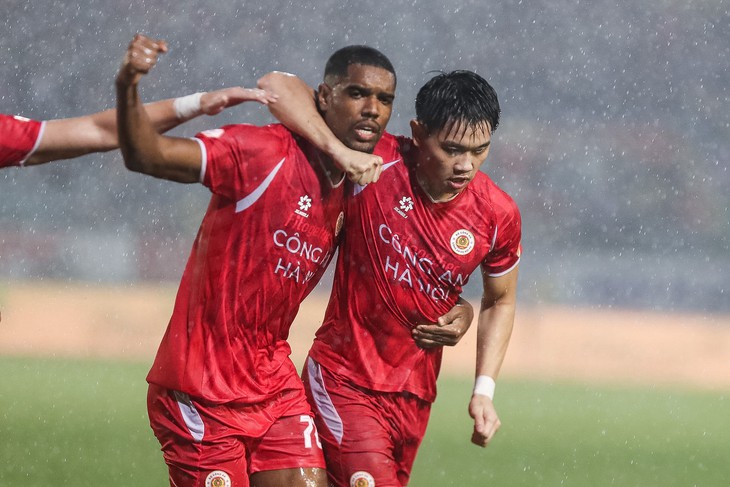 CLB Công An Hà Nội khó khăn thế nào khi bị FIFA cấm đăng ký cầu thủ? - Ảnh 2.
