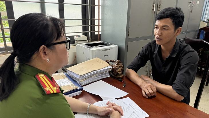 Bắt tạm giam người đàn ông nhiều lần quan hệ tình dục với trẻ 15 tuổi - Ảnh 1.
