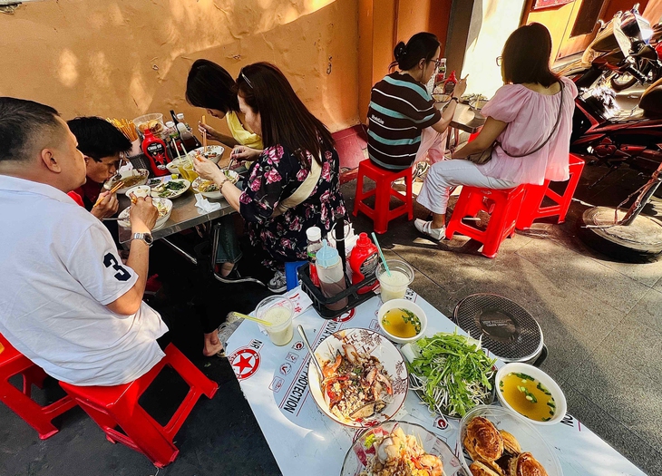 Dặm dài hủ tiếu - Kỳ 4: Giữ hương vị hủ tiếu miền Tây ở Sài Gòn - Ảnh 2. hủ tiếu - Ảnh 2.