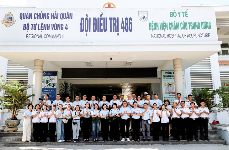 Y tế biển đảo: ‘Giữ sức khỏe nơi đầu sóng để bảo vệ chủ quyền từ sớm, từ xa’ - Ảnh 1.