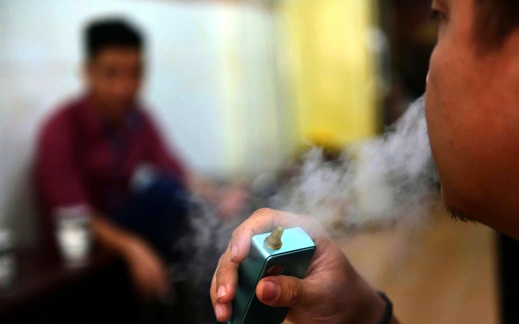 Không để người bệnh hít phải khói thuốc lá khi đang chữa bệnh - Ảnh 2.