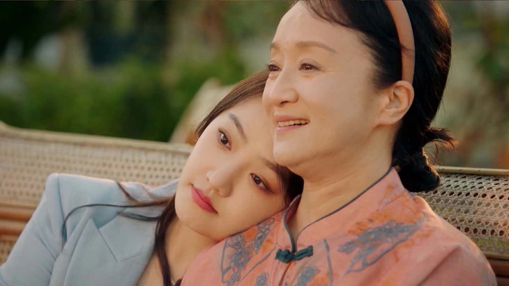 Vừa cười vừa khóc cùng 'Thanh xuân rực rỡ' - Ảnh 1.
