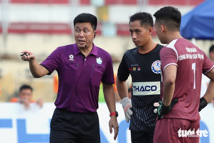 Trọng tài FIFA điều hành Giải bóng đá công nhân, viên chức Việt Nam 2026 - Ảnh 1.