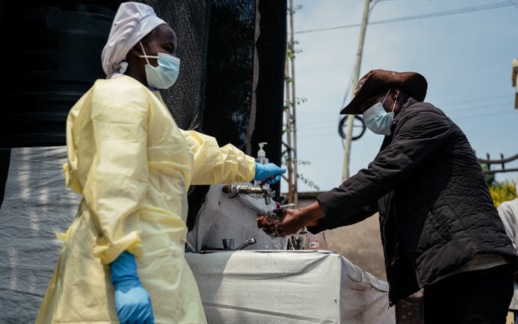 Bác sĩ Mỹ nhiễm Ebola tại Congo xuất viện - Ảnh 2.