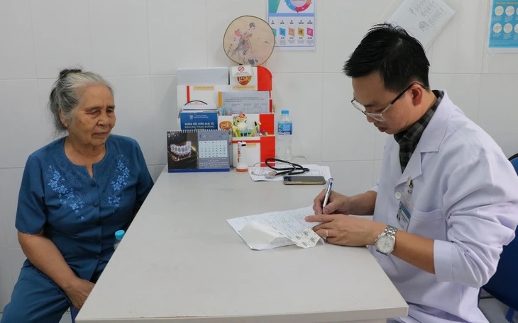 Từ 1-7, người dân Đà Nẵng được khám sức khỏe định kỳ, khám sàng lọc miễn phí - Ảnh 2.