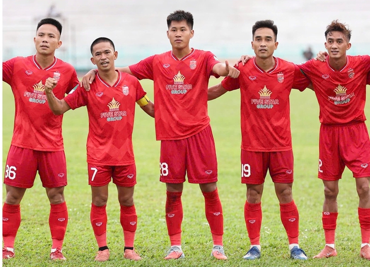 Hải 'Beck' lập công chuộc lỗi, Long An cắt mạch 8 trận thua - Ảnh 3.