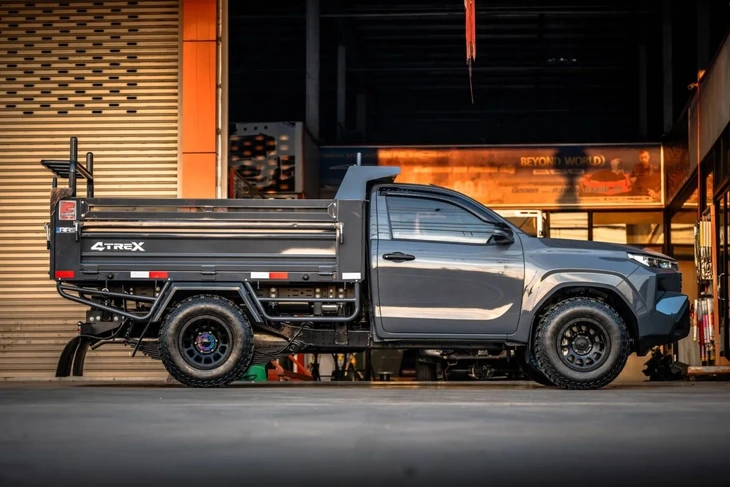 Toyota Hilux - Ảnh 10.