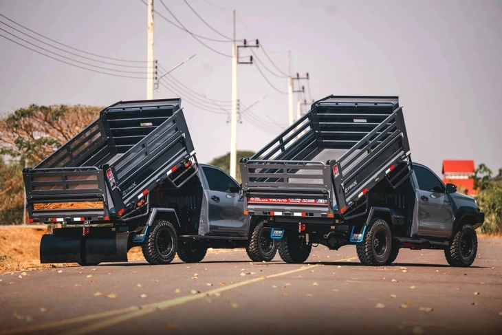 Toyota Hilux - Ảnh 8.