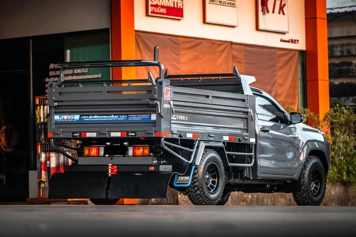 Toyota Hilux - Ảnh 12.