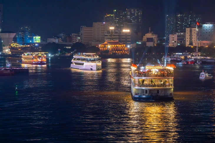Nghỉ lễ 4 ngày là 'mùa vàng' của ngành dịch vụ đô thị - Ảnh 7.