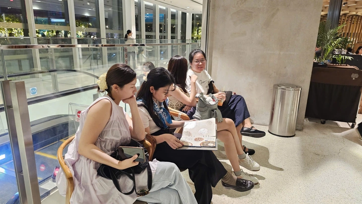 Nghỉ lễ 4 ngày là 'mùa vàng' của ngành dịch vụ đô thị - Ảnh 4.