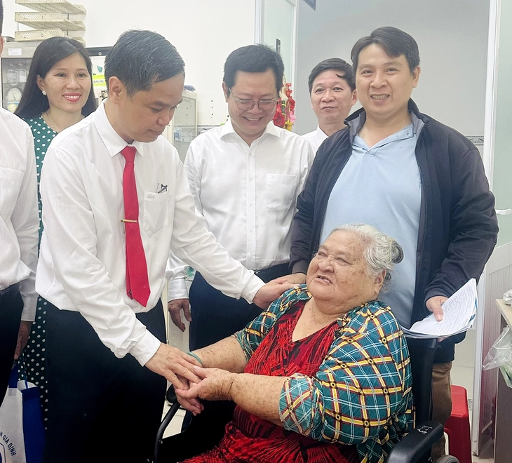 Mỗi người như bông hoa đẹp để cả thành phố là một vườn hoa - Ảnh 2.
