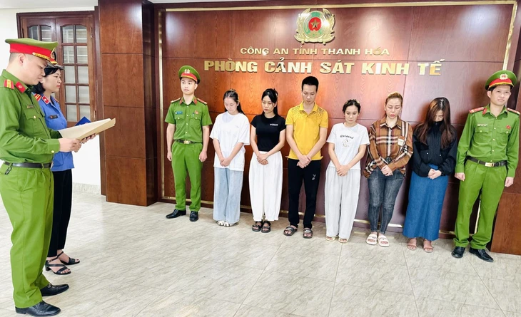 nước hoa giả - Ảnh 1.