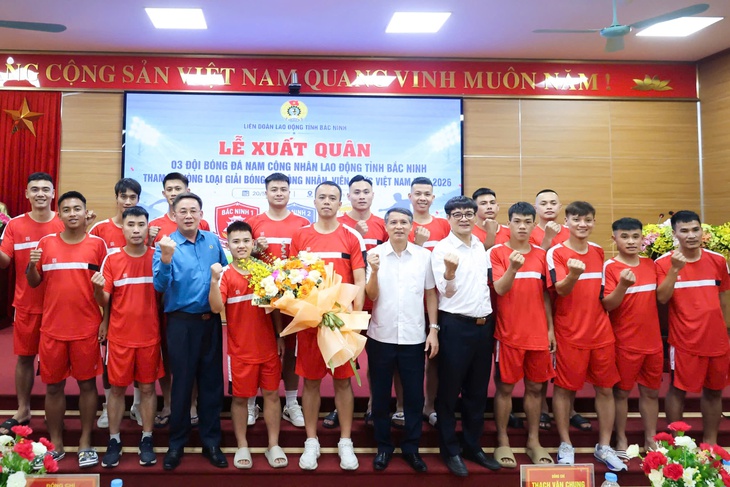 bóng đá công nhân - Ảnh 3.