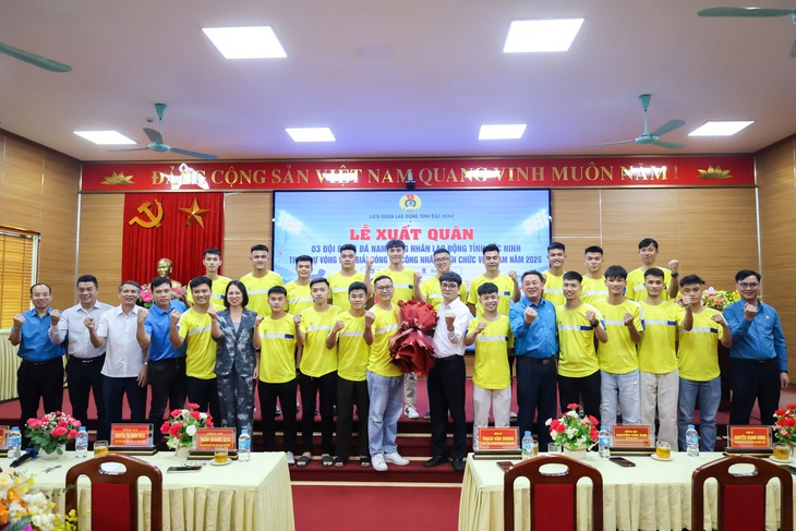 bóng đá công nhân - Ảnh 2.