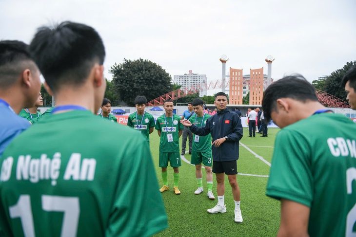 bóng đá công nhân, viên chức - Ảnh 8.