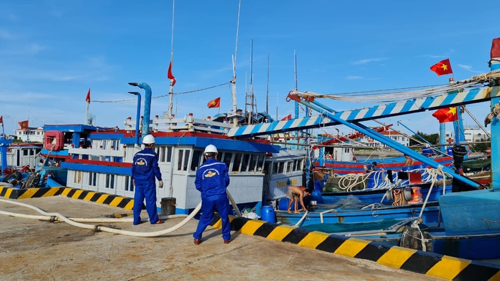 Mệnh lệnh trái tim giữa trùng khơi - Ảnh 2. hải đoàn 129 - Ảnh 2.