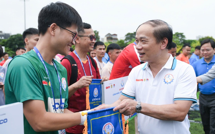 Ông Ngọ Duy Hiểu: Giải bóng đá công nhân, viên chức đã trở thành sân chơi quy mô toàn quốc - Ảnh 2.
