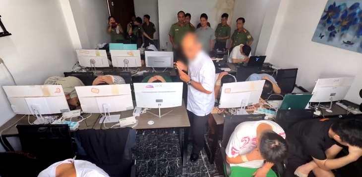 Phát hiện 85 người Trung Quốc thuê khách sạn chuẩn bị lập ổ lừa đảo công nghệ cao ở TP.HCM - Ảnh 1.