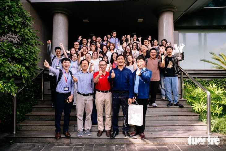 Sinh viên RMIT Việt Nam khám phá quy trình sản xuất tin quốc tế tại báo Tuổi Trẻ - Ảnh 1. báo Tuổi Trẻ - Ảnh 1.