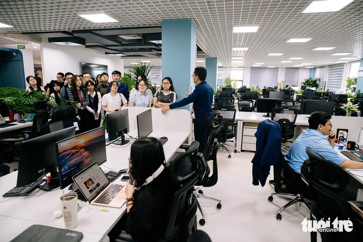Sinh viên RMIT Việt Nam khám phá quy trình sản xuất tin quốc tế tại báo Tuổi Trẻ - Ảnh 10. báo Tuổi Trẻ - Ảnh 9.