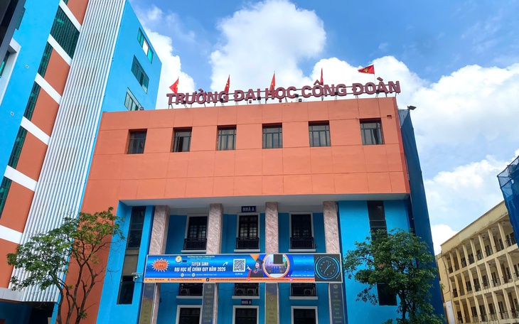 Sinh viên phản ứng vì phải thi chuẩn đầu ra tiếng Anh sát tốt nghiệp: Trường nhận trách nhiệm - Ảnh 2.