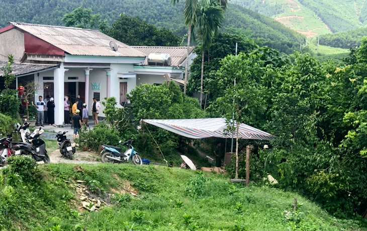 Điều tra nghi án anh trai chém vợ chồng em ruột thương vong - Ảnh 1.